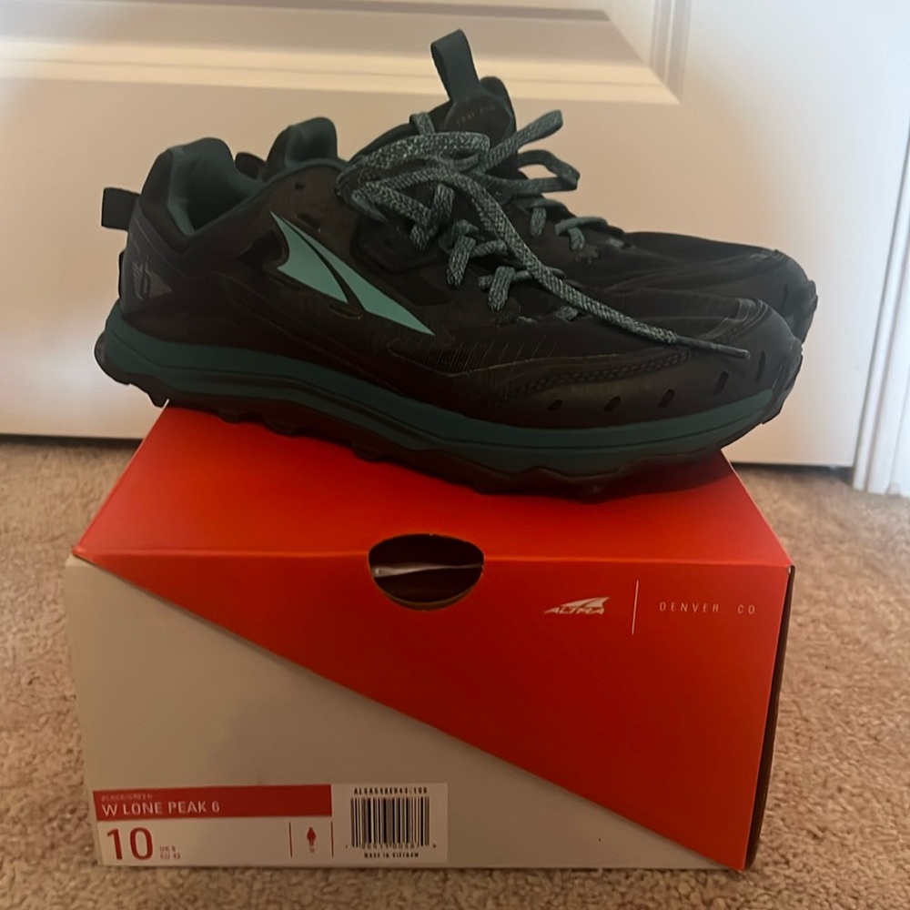 Altra Lone Peak 6. Size 10